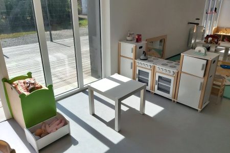 Salle d’activités pédagogiques en crèche