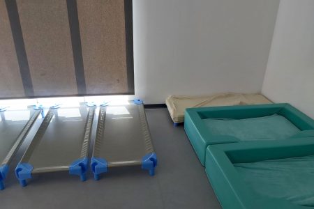 Chambre de sieste pour jeunes enfants en micro-crèche